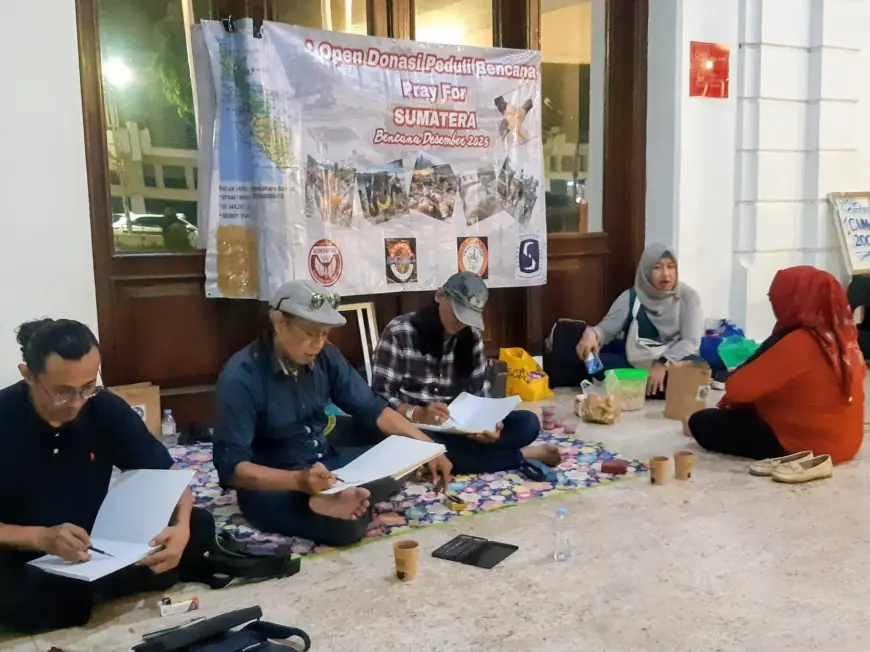 Perupa Surabaya Galang Donasi untuk Korban Bencana Sumatera lewat Aksi Melukis Wajah