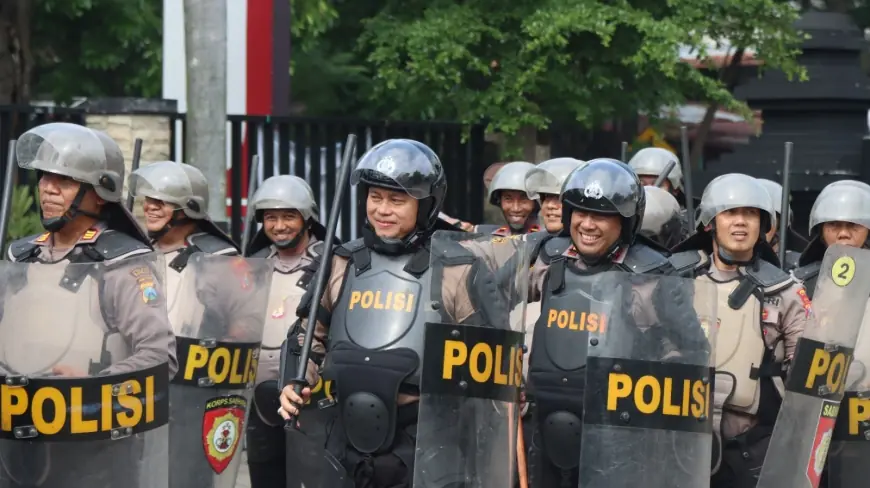 Jajaran Anggota Polres Nganjuk Latihan Hadapi Massa Sesuai SOP koordinasi