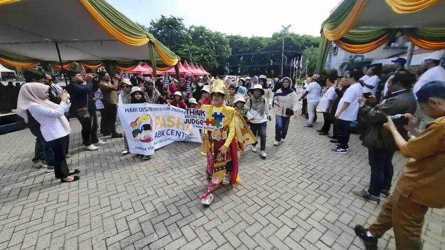 Ratusan Anak Berkebutuhan Khusus Ramaikan Hari Disabilitas Sedunia di Gresik