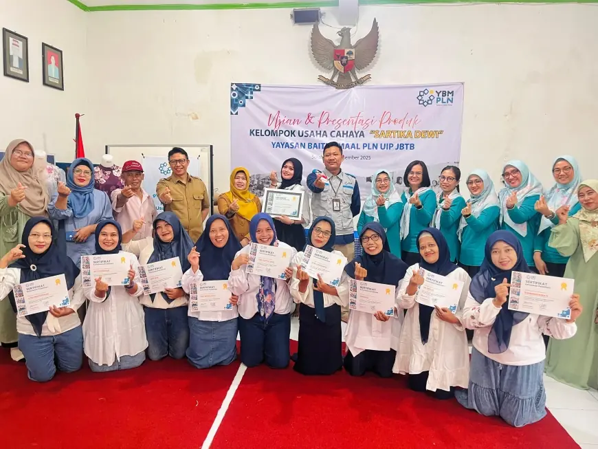 Sembilan IRT Tuwowo Diwisuda, Siap Menjadi Penjahit Mandiri Lewat Program Pemberdayaan YBM PLN