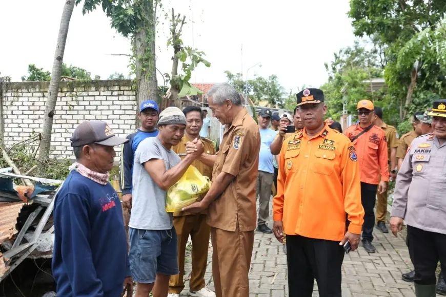Ratusan Rumah di Tuban Rusak Disapu Angin, Pemkab Salurkan Bantuan dan Janji Percepat Pemulihan