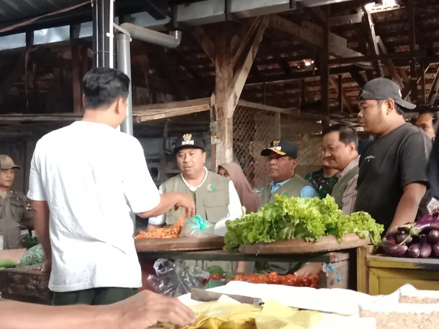 Jelang Nataru, Bupati Jombang Pastikan Harga dan Stok Kebutuhan Pokok Aman