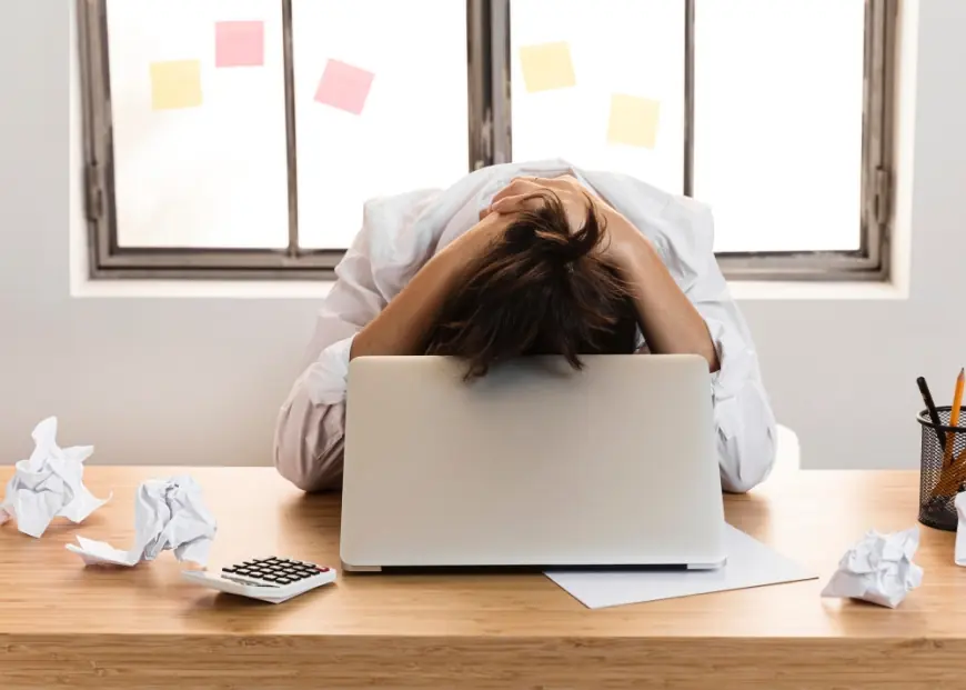 Burnout Mengintai Pekerja, Kenali Tanda Kelelahan Mental di Tempat Kerja