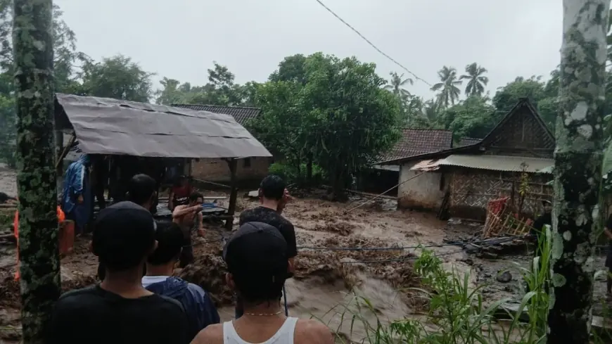 Banjir Terjang Desa Gunungsari Maesan Bondowoso, Lima Rumah Warga Terdampak
