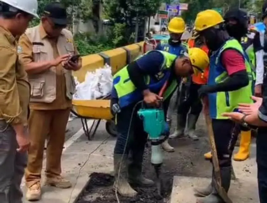 Keretakan Badan Jalan di Jembatan Sentong Bondowoso Mulai Diperbaiki