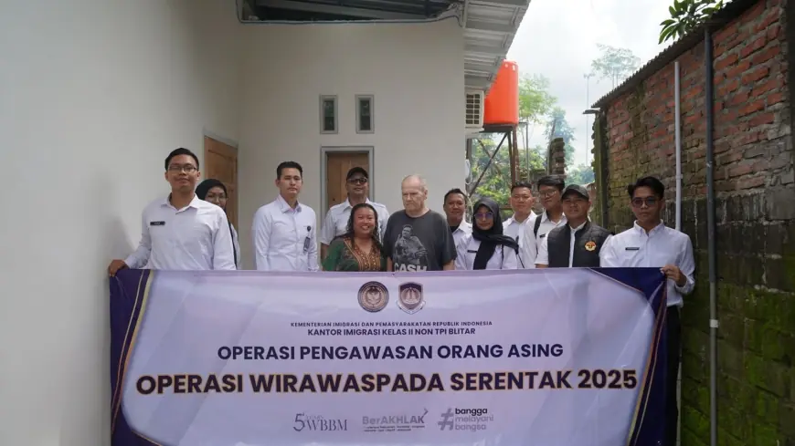 Perketat Izin Tinggal, Kantor Imigrasi Blitar Periksa Sejumlah Wisatawan hingga Relawan Asing