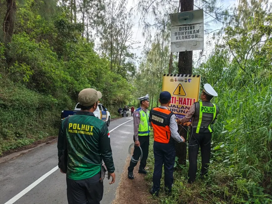 Sering Terjadi Laka, Polisi Pasang Peringatan di Jalur Ekstrem Bromo