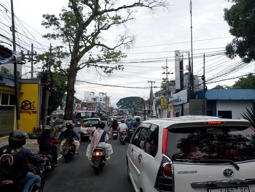 Jelang Libur Nataru, Arus Kendaraan Masuk Kota Batu Mulai Merangkak Naik