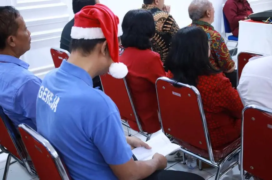 Di Balik Penjara Mojokerto, Cahaya Lilin Natal Nyalakan Harapan