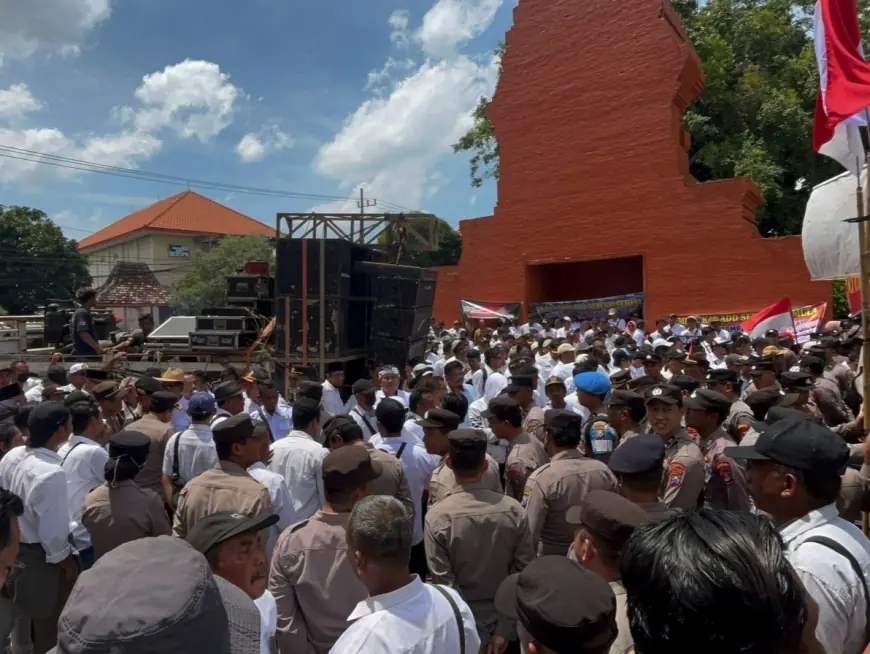 Pemkab Tak Bisa Kabulkan Aspirasi, Kades di Mojokerto Ancam Boikot Pajak dan Demo Lagi