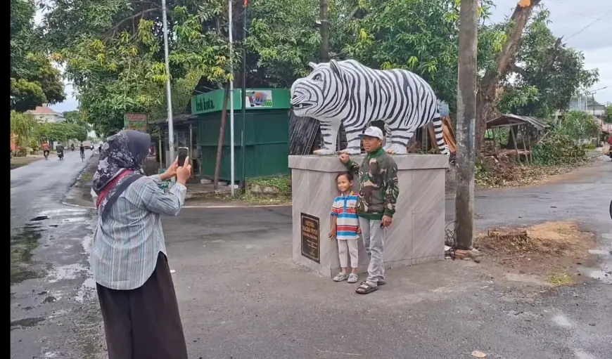 Patung Macan Putih Desa Balongjeruk Kediri Jadi Viral, Ini Penjelasan Kepala Desa