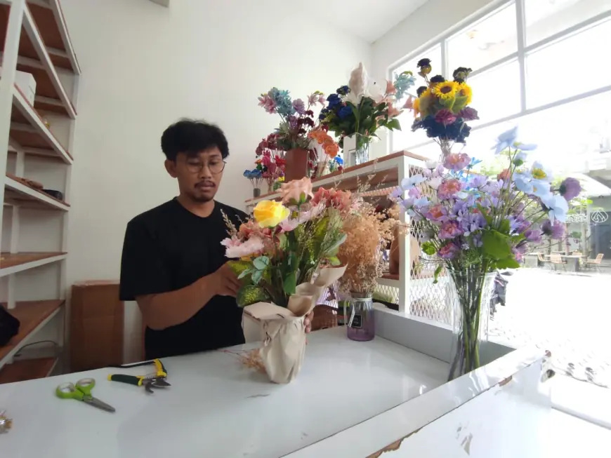 Momentum Nataru, Omzet Usaha Parcel dan Buket di Kota Blitar Tembus Rp45 Juta