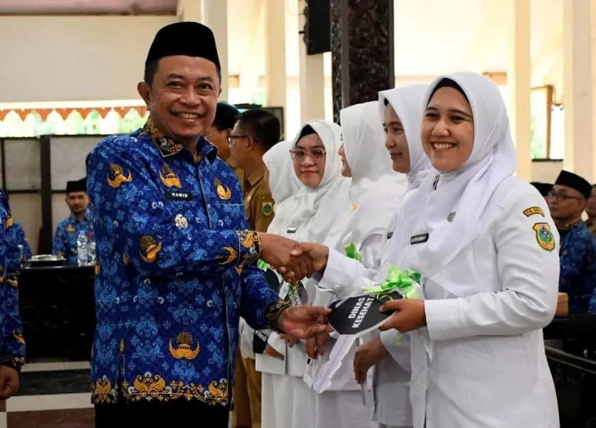 Peremajaan Armada Kesehatan, 10 Puskesmas di Bondowoso Terima Ambulans Baru