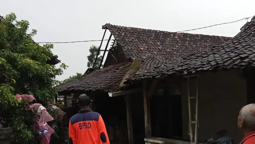 Angin Kencang Terjang Desa Tanen Tulungagung, 22 Rumah Warga Rusak