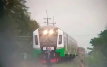 Aksi Nekat Anak Hadang KA Commuter Jenggala di Sidoarjo Viral, KAI Turun Tangan
