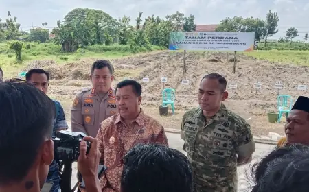 Dukung Swasembada Gula, Pemkab Jombang dan TNI Tanam Perdana Bongkar Ratoon di Lahan Kodim