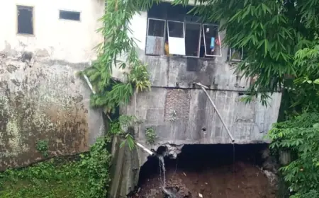 Tembok Penahan Rumah Makan Ayam Pemuda di Bondowoso Longsor