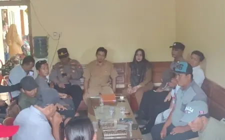 Warga Desa Tiron Kediri Geruduk Balai Desa, Tuntut Transparansi Tukar Guling Tanah Kas Desa