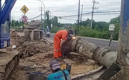 Ribuan Warga di Gresik Krisis Air Bersih Gegara Pipa PDAM Bocor