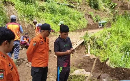 Dua Titik Longsor Menutup Akses Desa Taji Jabung Malang ke Pronojiwo Pasuruan