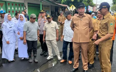 Dampak Banjir di Cermee Bondowoso, Dinas BSBK Pastikan Kerusakan Jalan Aspal Masih Tanggung Jawab Penyedia