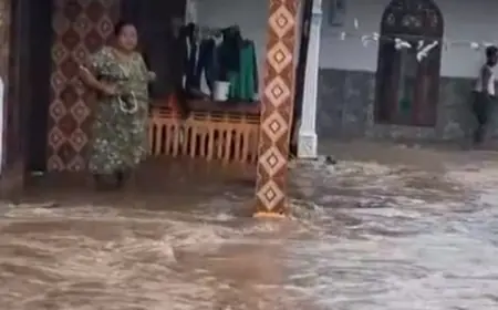 Hujan Deras Picu Banjir di Probolinggo, Ratusan Rumah Warga Terdampak
