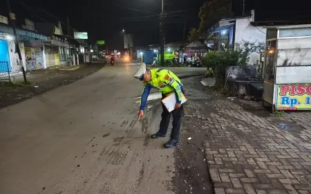 Truk Gandeng Tabrak Motor di Jember, Penumpang Tewas Terlindas