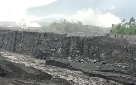 Hujan Deras di Puncak Gunung Semeru, Masyarakat Diminta Waspada Banjir Lahar