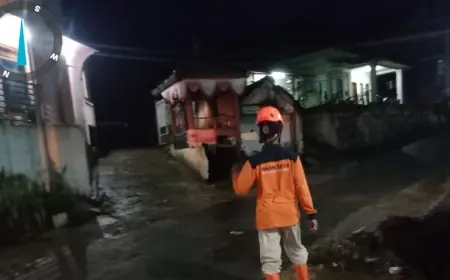 Banjir Luapan di Pujon Malang, Jalan Berlumpur dan Pagar Sekolah Roboh
