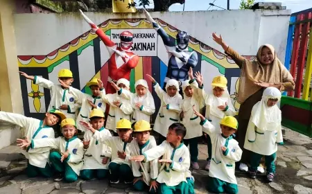 Strategi Kreatif SPPG di Jember, Hadirkan Power Rangers Antar MBG di Sekolah