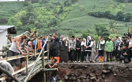 Pasca Banjir Bandang, Pemprov Jatim Janji Lakukan Normalisasi dan Bangun Bronjong di Sungai Situbondo