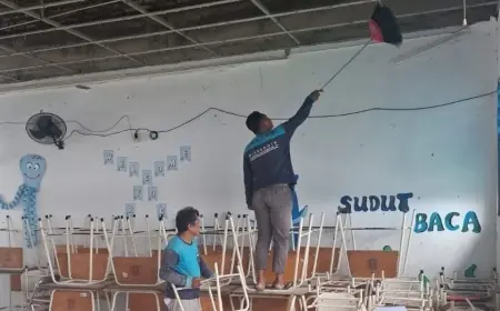 Cuaca Ekstrem Picu Plafon Gypsum Ambruk di SMPN 60 Surabaya