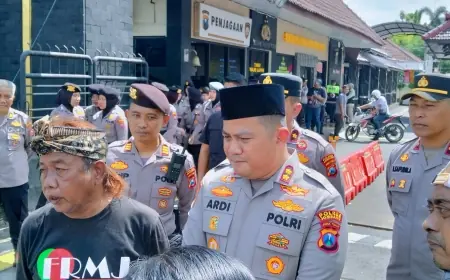 Warga Jombang Demo, Siapa yang Diuntungkan Jika Polri di Bawah Kementerian?