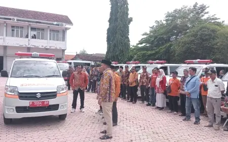 Keluhan Warga Situbondo Soal Akses Kesehatan Terjawab, Bupati Distribusikan 38 Ambulans Desa