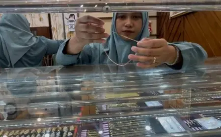 Warga Jombang Berebut Jual Emas untuk 'Take Profit'