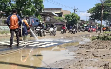 Banjir Bandang Terjang Empat Kecamatan di Tulungagung, Lumpur Tebal Lumpuhkan Fasilitas Umum