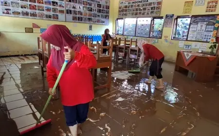 Banjir Terparah dalam Sedekade, Lumpur Pekat Lumpuhkan Sektor Pendidikan dan Kesehatan di Tulungagung