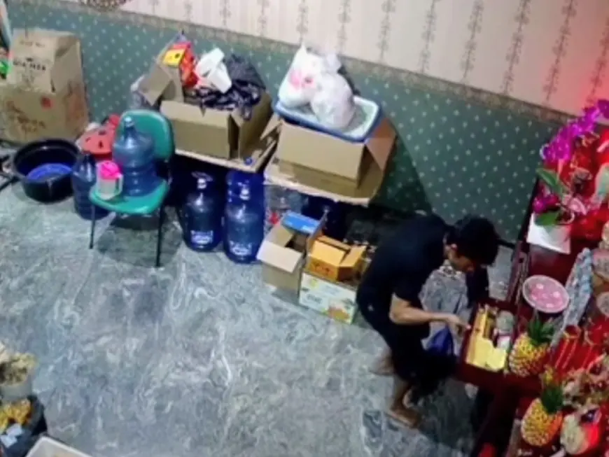 Rumah Mewah di Dharmahusada Dibobol saat Pemilik Tidur, Pelaku Terekam CCTV hingga Santai Makan