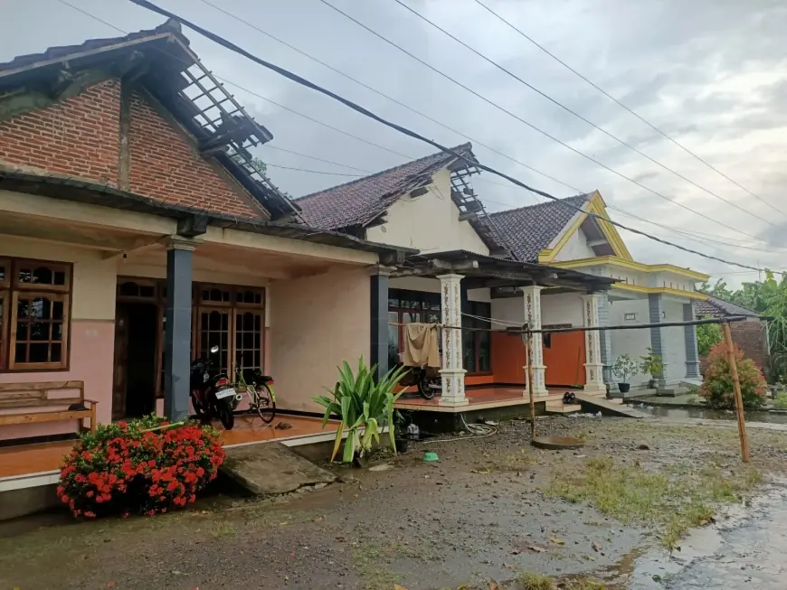 Angin Kencang Landa 5 Kecamatan di Tulungagung, Puluhan Rumah Warga Rusak