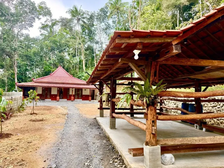 Lonovilla Menoreh – Villa Keluarga Nyaman di Pegunungan Jogja dengan Alam, Kabut, Hutan, dan Fasilitas Lengkap