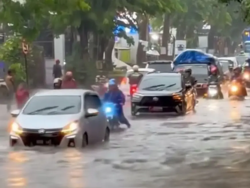 Sumbatan Sampah Masih Jadi Biang Kerok Banjir di Mojokerto, Ini Evaluasi Pemkab