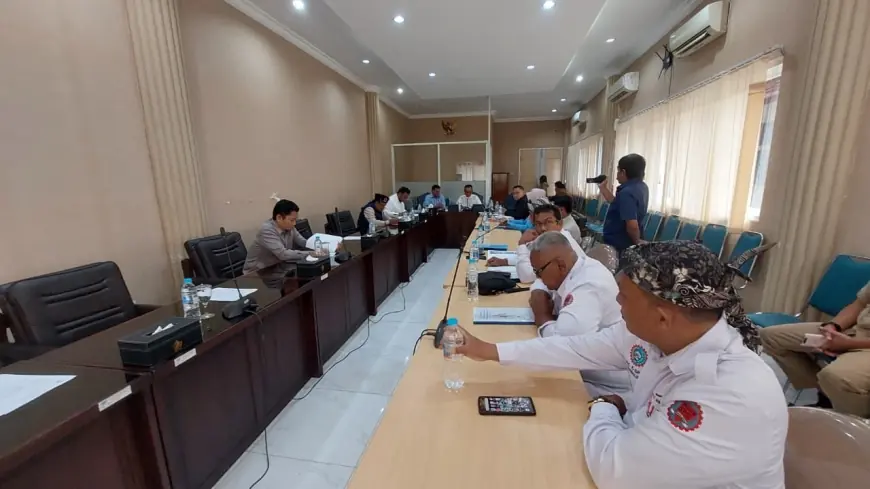 Dipecat Usai Unggah Foto, Mantan Pekerja PT Indopherin Jaya Probolinggo Wadul Dewan