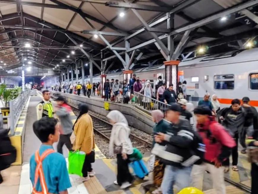 Penumpang KA Daop 8 Surabaya Meningkat 10,5 Persen pada Nataru 2025/2026