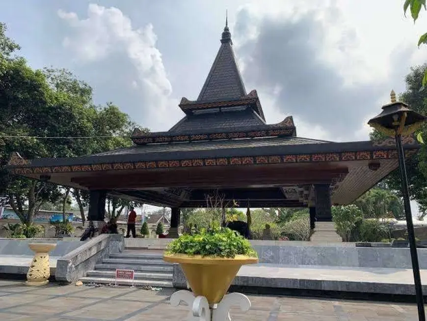 Libur Nataru, Wisata Sejarah Makam Bung Karno Kota Blitar Tak Seramai Dulu