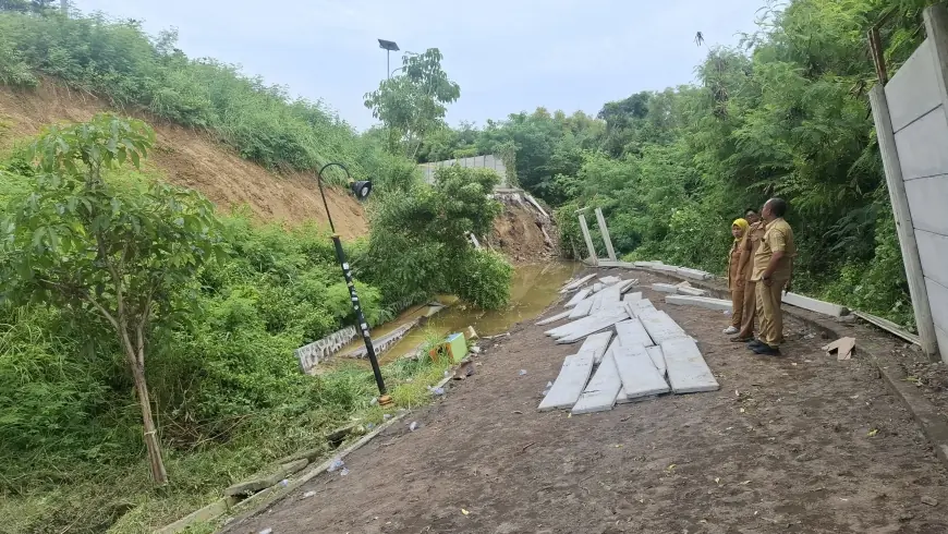 Jogging Track Stadion Gelora Joko Samudro Gresik Ambles Meluas, Tribun Penonton Terancam