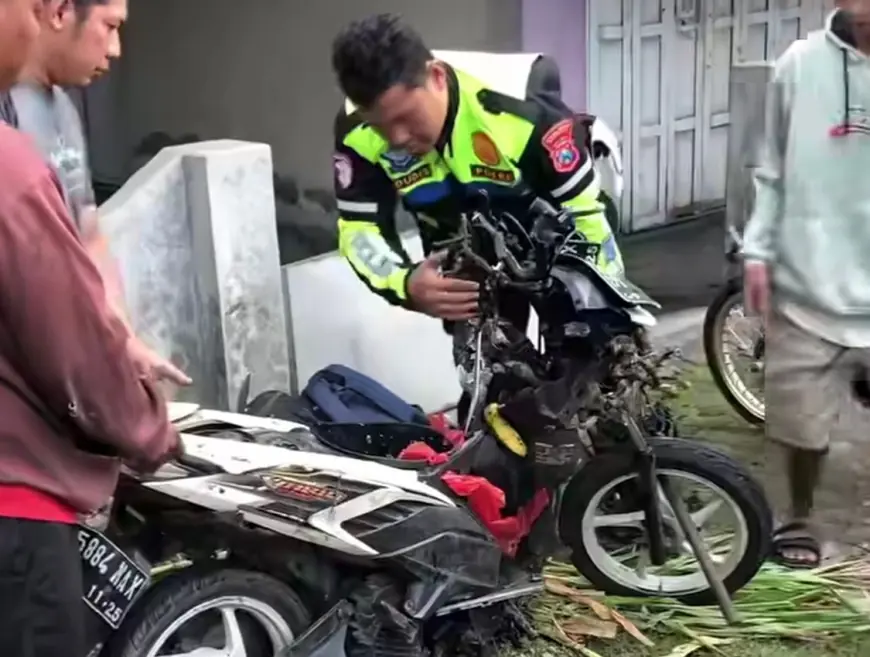 Truk Muatan Cabai di Mojokerto Hantam Pemotor hingga Tewas
