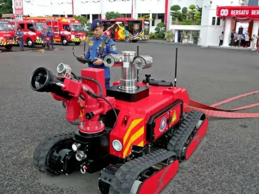 Robot Pemadam Jadi Teman Baru Damkar Surabaya di 2026, Cara Aman Taklukkan Medan Berisiko