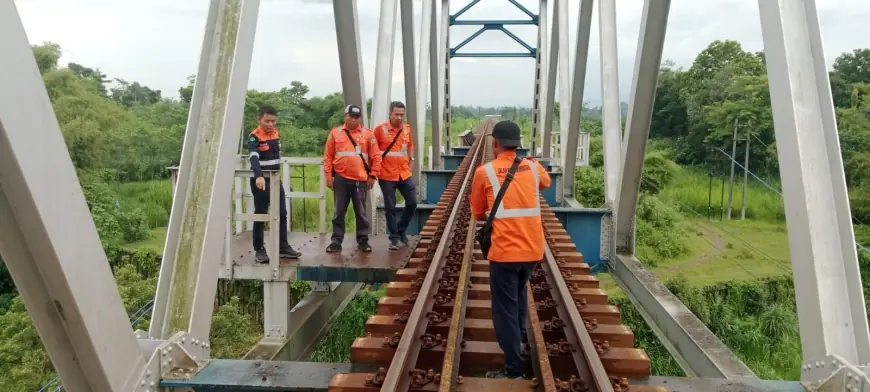 Pasca Pencurian Baut Penambat Rel, KAI Daop 7 Madiun Sisir Jalur Blitar-Rejotangan