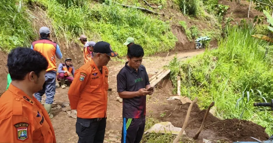Dua Titik Longsor Menutup Akses Desa Taji Jabung Malang ke Pronojiwo Pasuruan