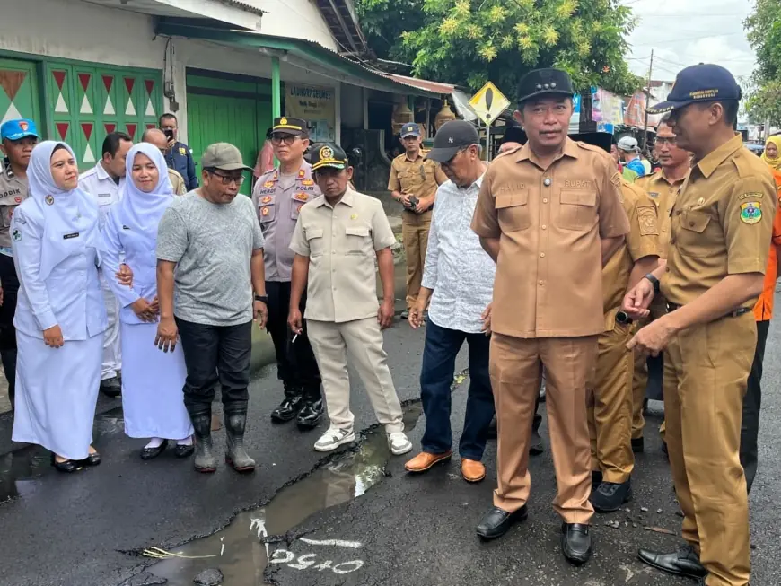 Dampak Banjir di Cermee Bondowoso, Dinas BSBK Pastikan Kerusakan Jalan Aspal Masih Tanggung Jawab Penyedia